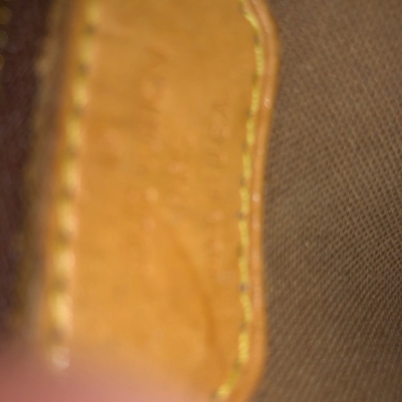 Louis Vuitton signature shoulder bag - Picture 7 of 7